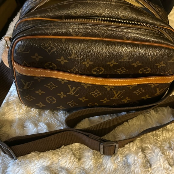 Beautiful Louis Vuitton bag - Picture 1 of 8
